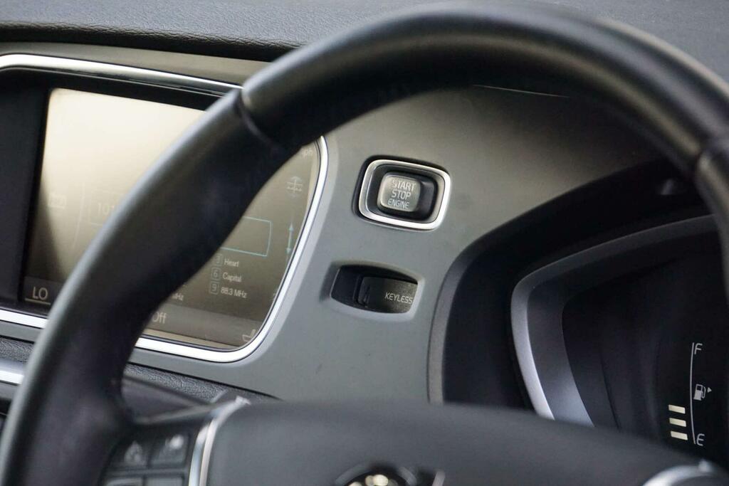 Volvo V40 2.0 D3 R-design Nav 2013 Blue #31