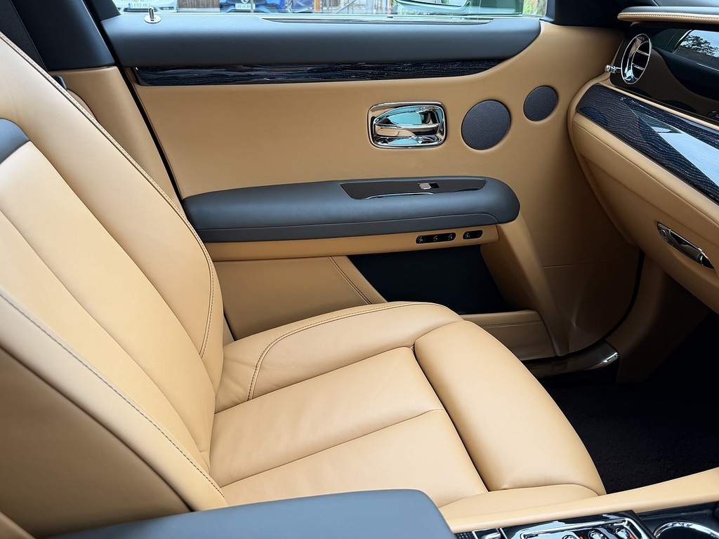 Rolls-Royce Ghost Saloon 6.7 V12 Blue #37