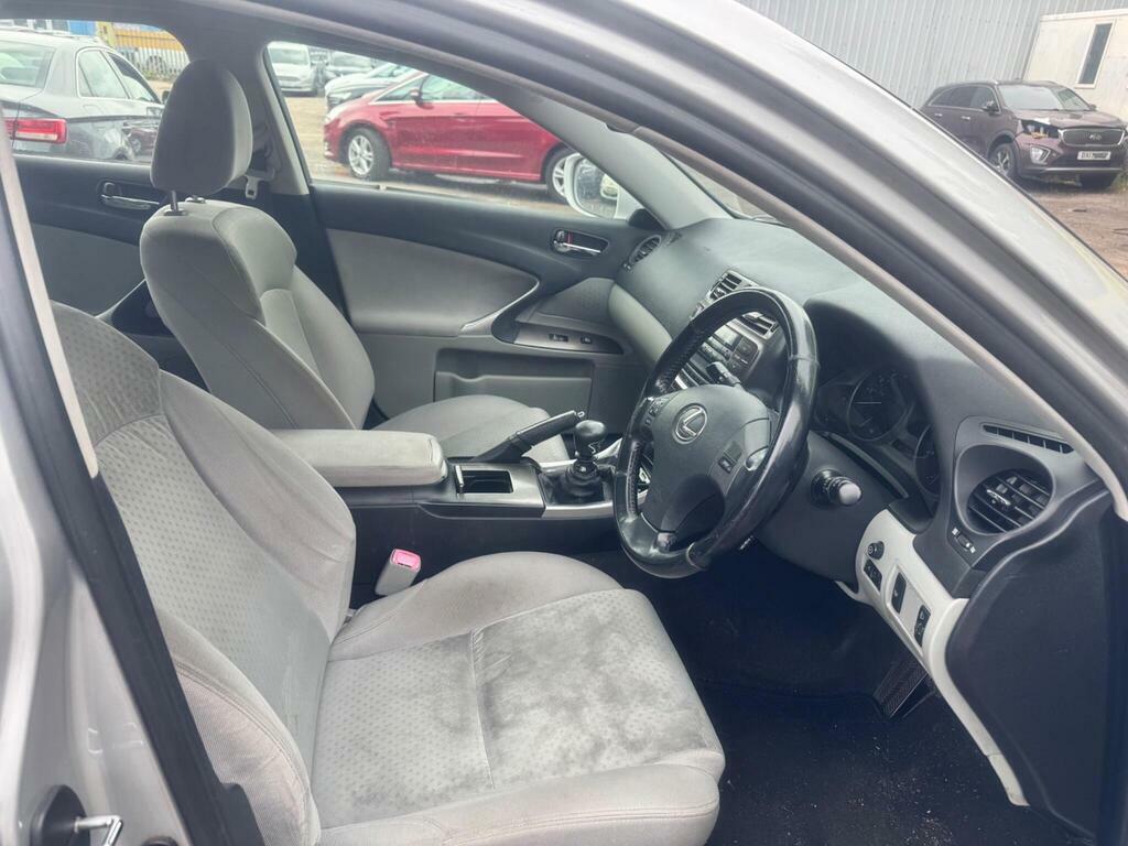 Lexus IS 2.2 220Td Silver #4
