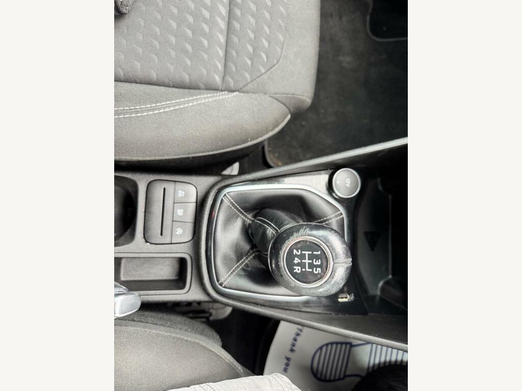 Ford Fiesta Active 1 White #19