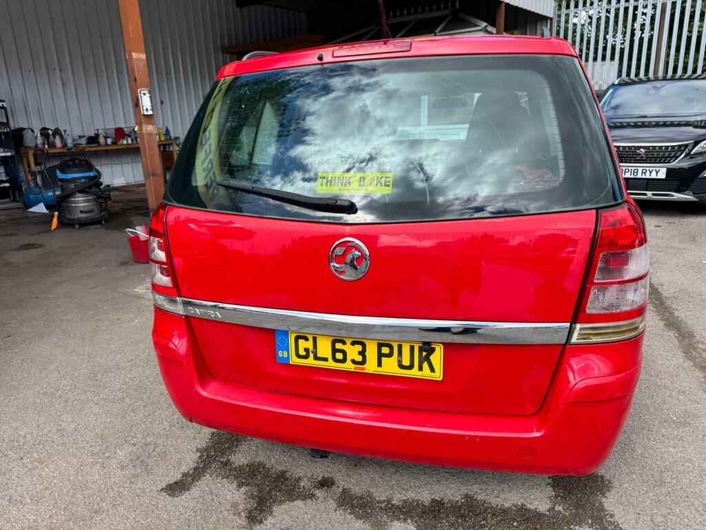 Vauxhall Zafira Red #8