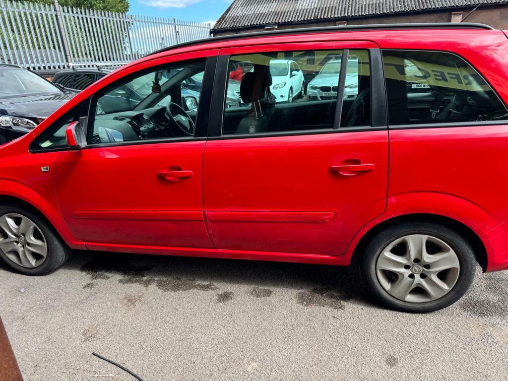 Vauxhall Zafira Red #12