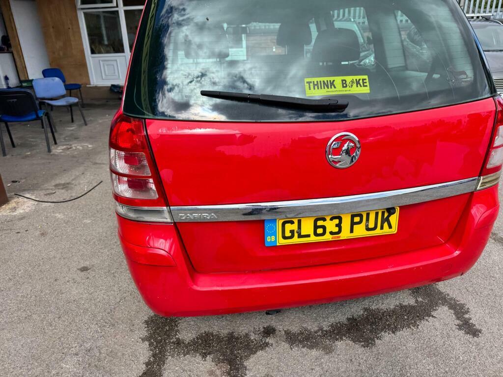 Vauxhall Zafira Red #9