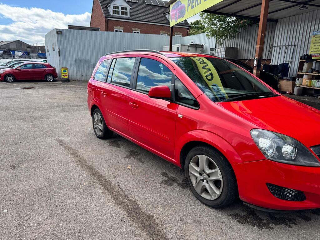 Vauxhall Zafira 1.8 16V Exclusiv Euro 5 Red #3