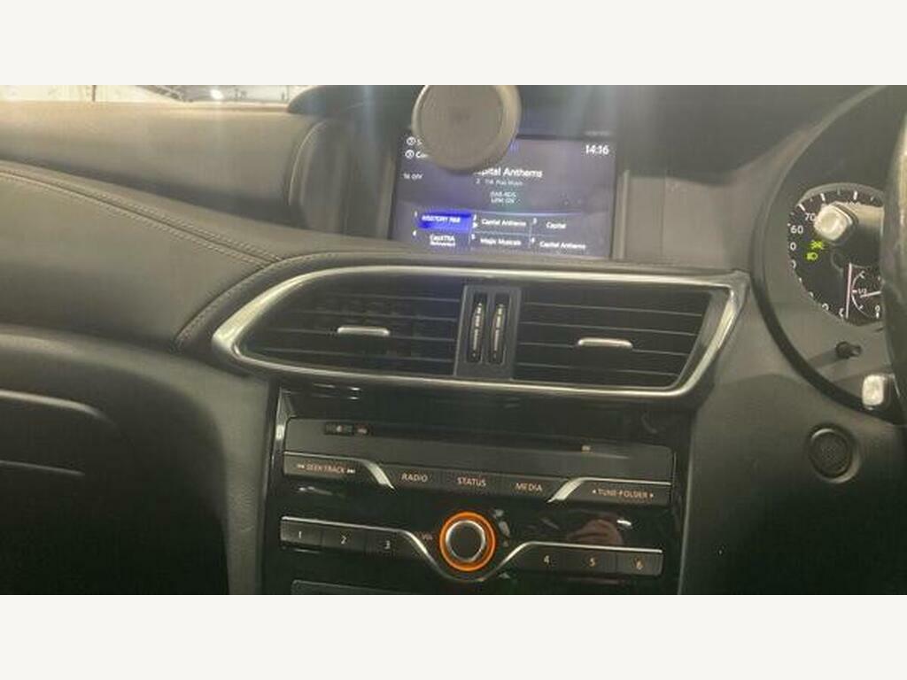 Infiniti Q30 Hatchback Grey #10