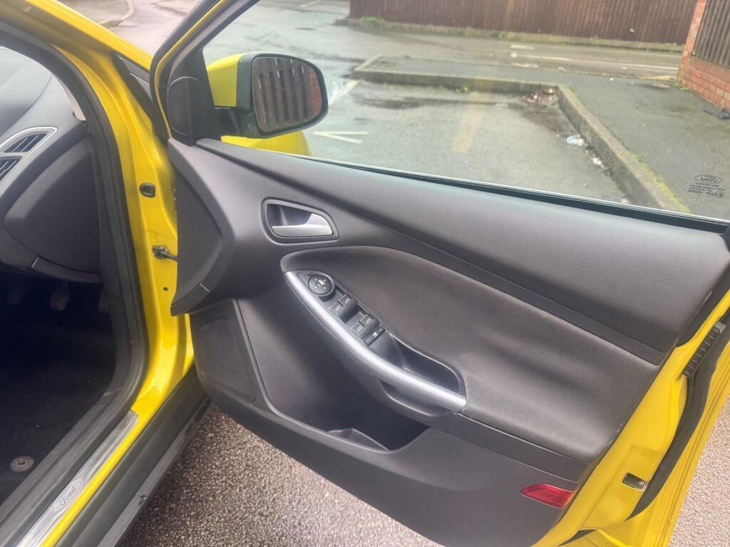 Ford Focus 1.6 Zetec Euro 5 Black #25