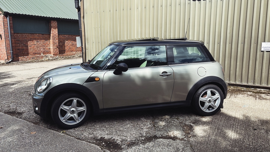 Mini Hatch Diesel Manual White #9