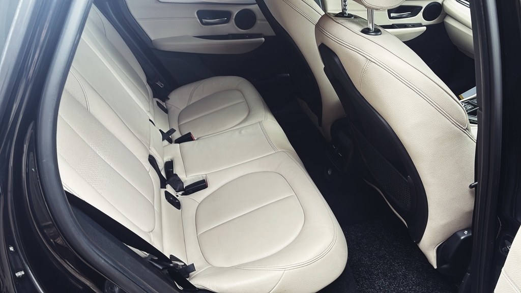 BMW 2 Series White #17