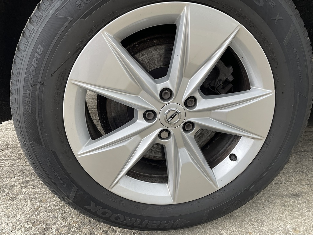 Volvo XC60 B4 Mhev Momentum U430 Ulez Black #3