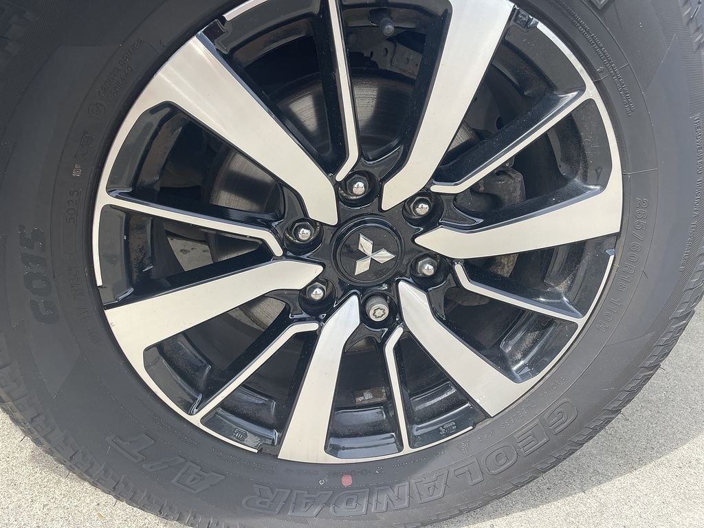 Mitsubishi Shogun Sport D 4 U431 Ulez Silver #3