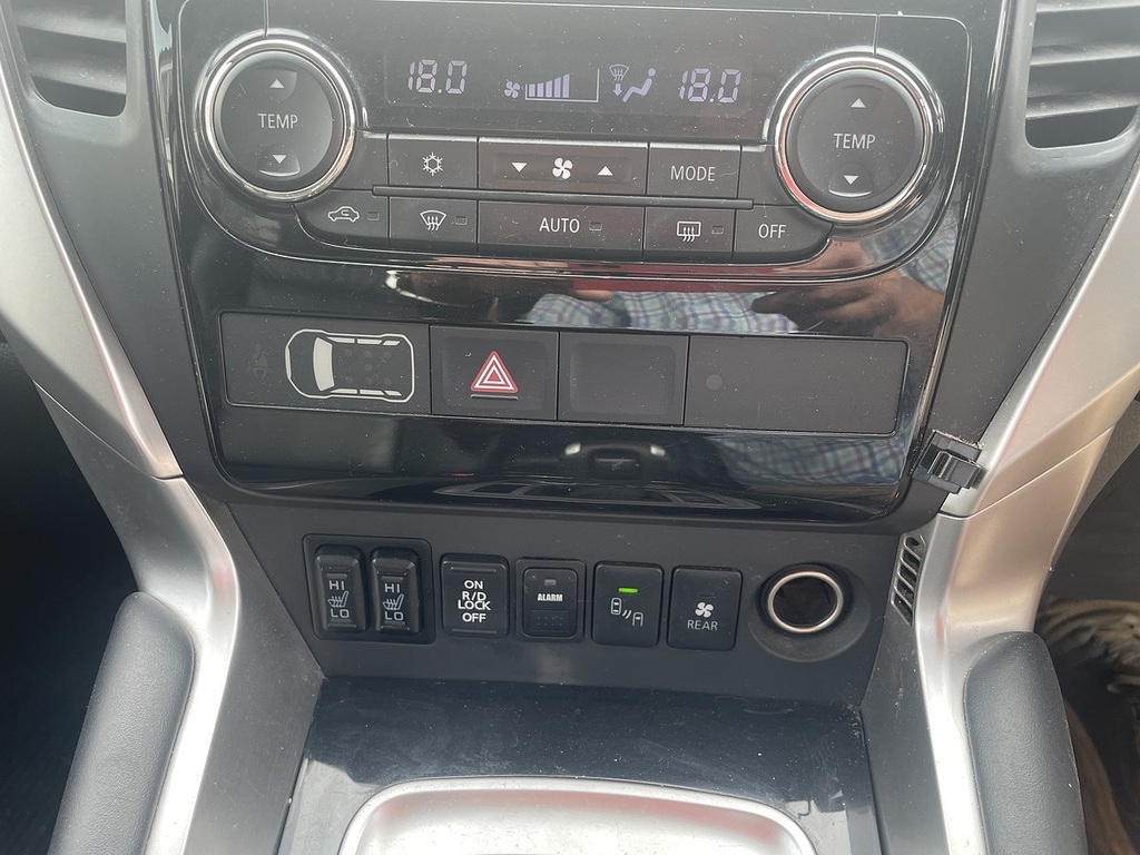 Mitsubishi Shogun Sport Suv Grey #25