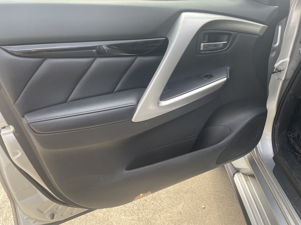 Mitsubishi Shogun Sport Suv Grey #21