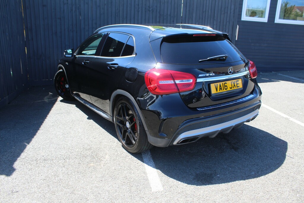 Mercedes-Benz GLA Class Suv 2.0 Gla45 Amg 2016 Black #2