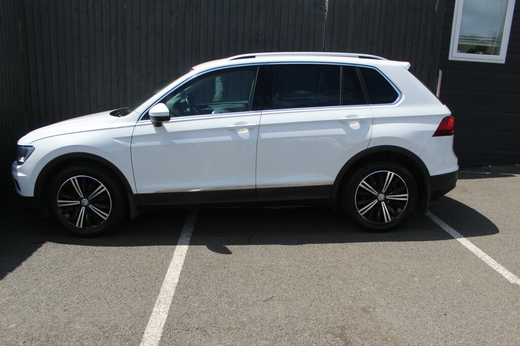 Volkswagen Tiguan Suv 1.4 Tsi Se Navigation 2018 WF68GVO White #3