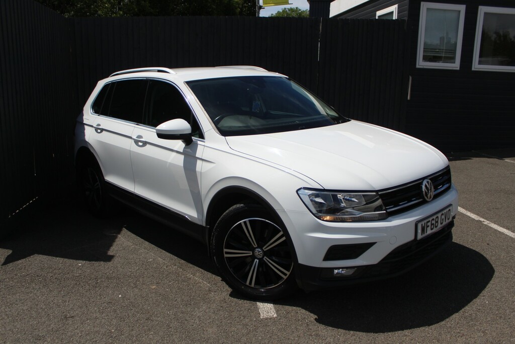 Volkswagen Tiguan Suv 1.4 Tsi Se Navigation 2018 WF68GVO White