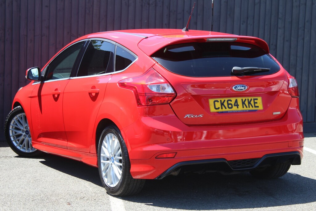 Ford Focus Hatchback 1.0 T Ecoboost Zetec S 2014 CK64KKE Red #2