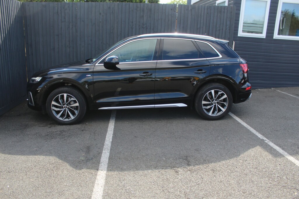 Audi Q5 Suv 2.0 Tdi 40 S Line 2021 DG21FYL Black #3