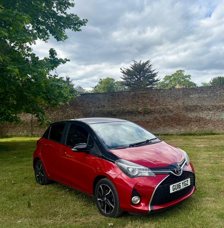 Toyota Yaris 1.33 Dual Vvt-i Design Euro 6 Red
