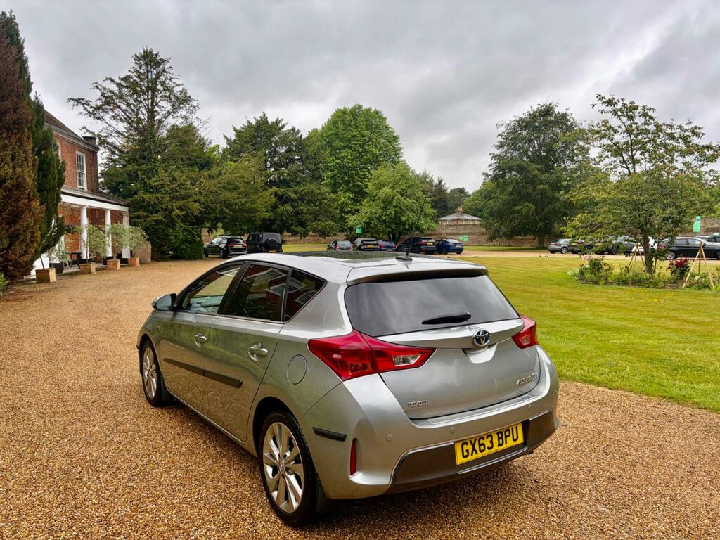 Toyota Auris Hatchback Silver #34