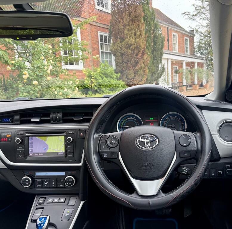 Toyota Auris Hatchback Silver #18