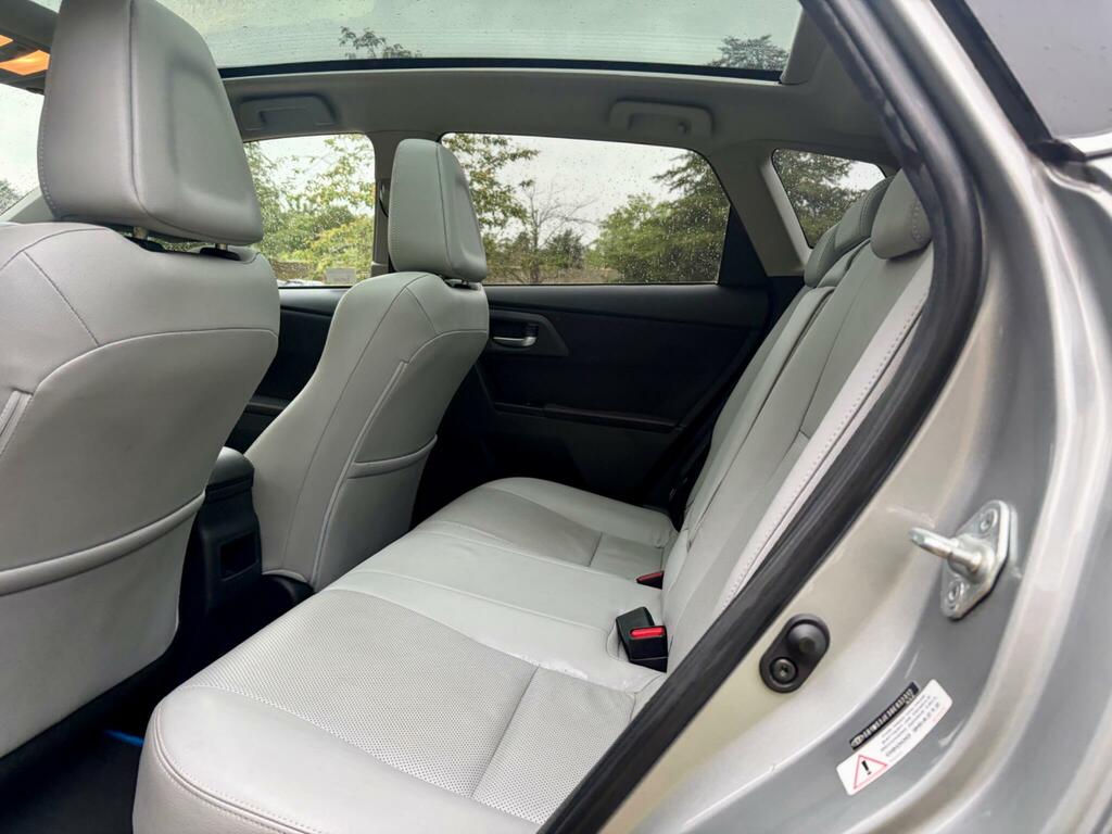 Toyota Auris Hatchback Silver #50