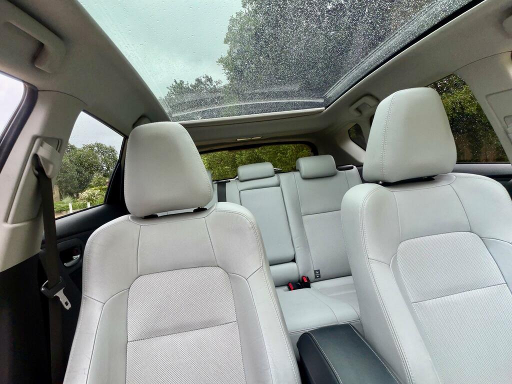 Toyota Auris Hatchback Silver #62