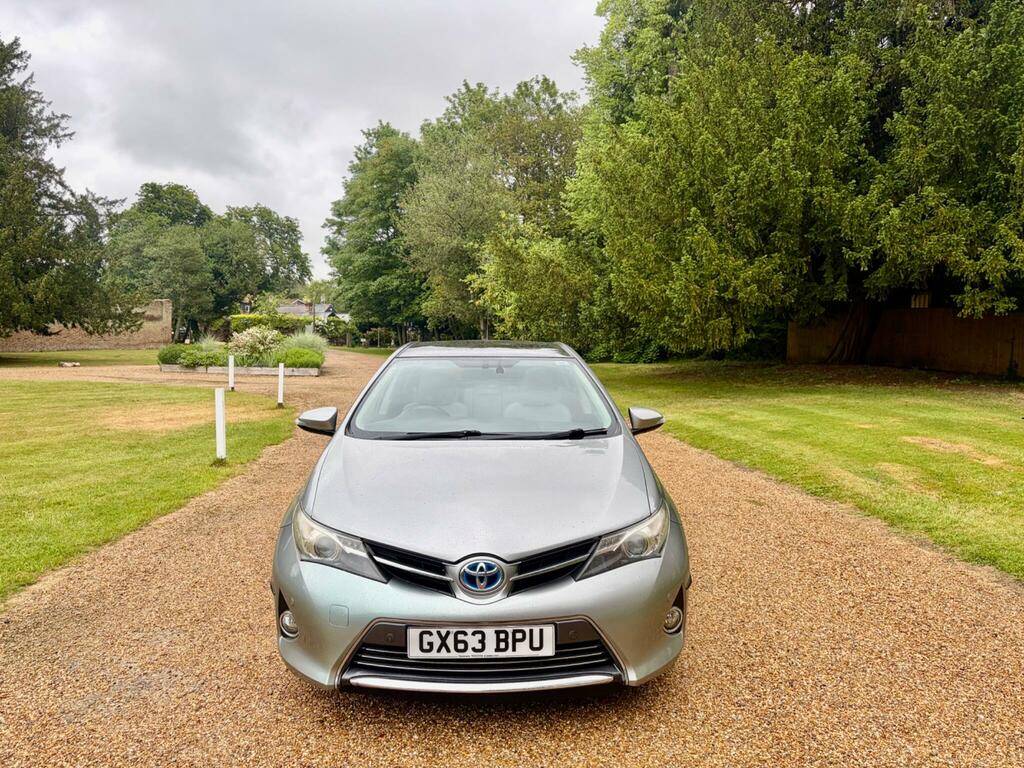Toyota Auris Hatchback Silver #26