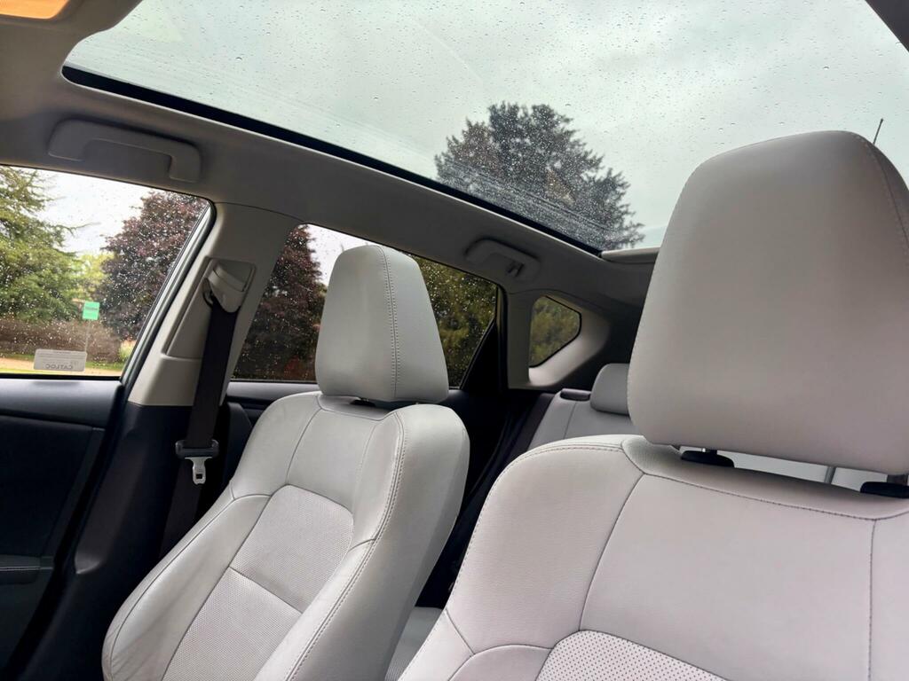 Toyota Auris Hatchback Silver #13
