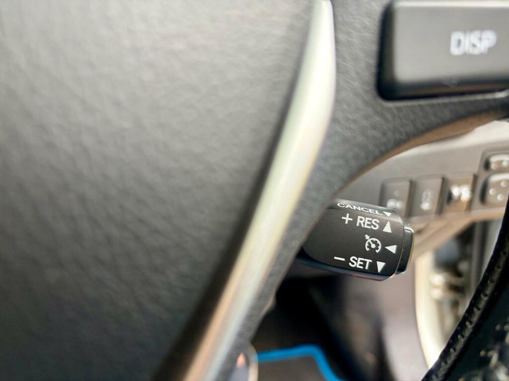 Toyota Auris Hatchback Silver #67