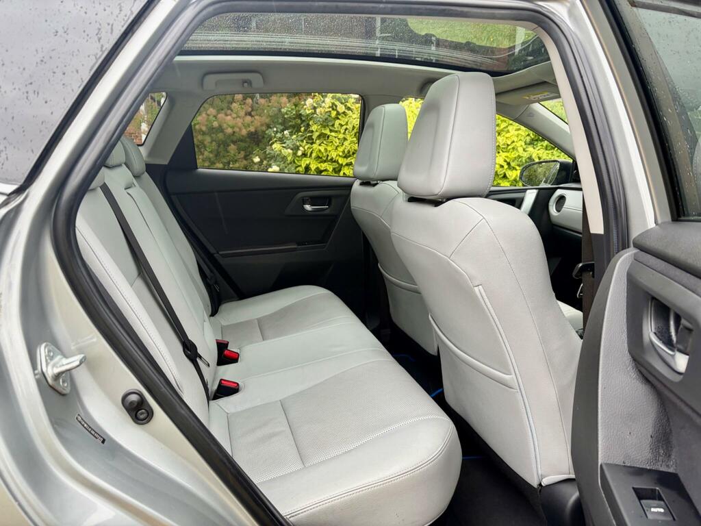 Toyota Auris Hatchback Silver #55