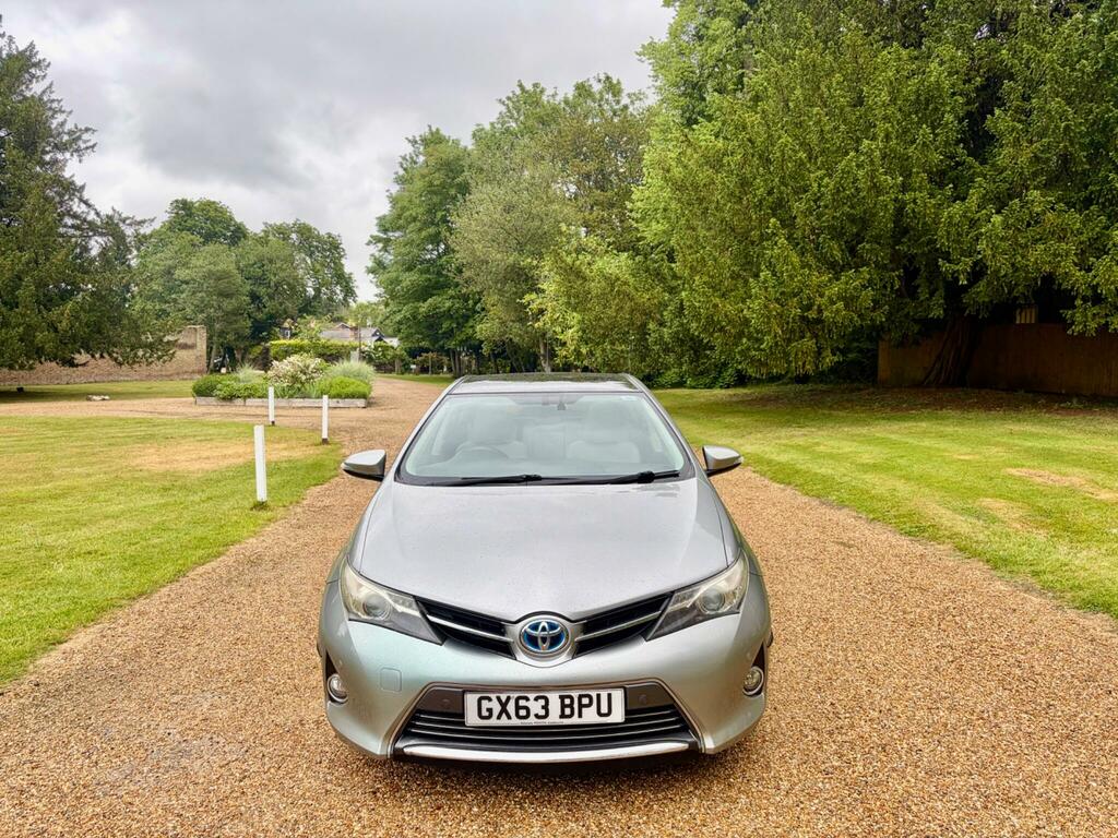 Toyota Auris Hatchback Silver #25