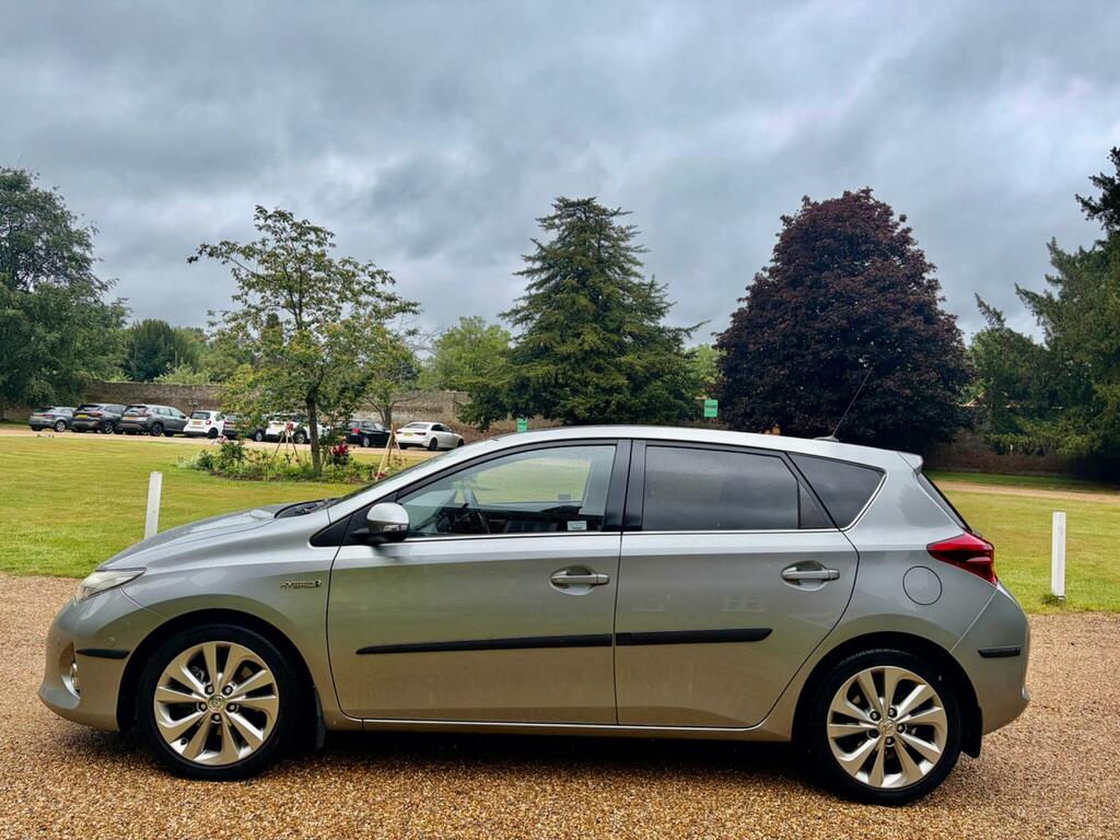 Toyota Auris Hatchback Silver #45