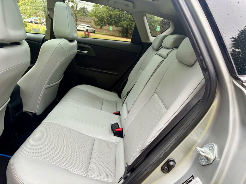 Toyota Auris Hatchback Silver #49