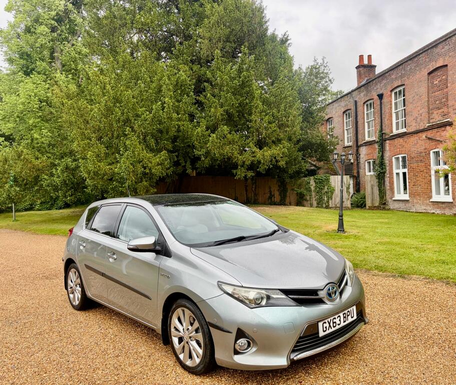 Toyota Auris Hatchback Silver #29