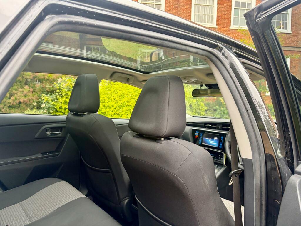 Toyota Auris Active Silver #45