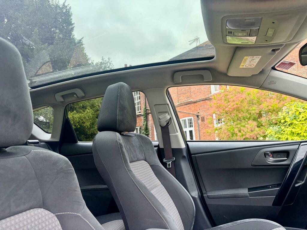 Toyota Auris Active Silver #53