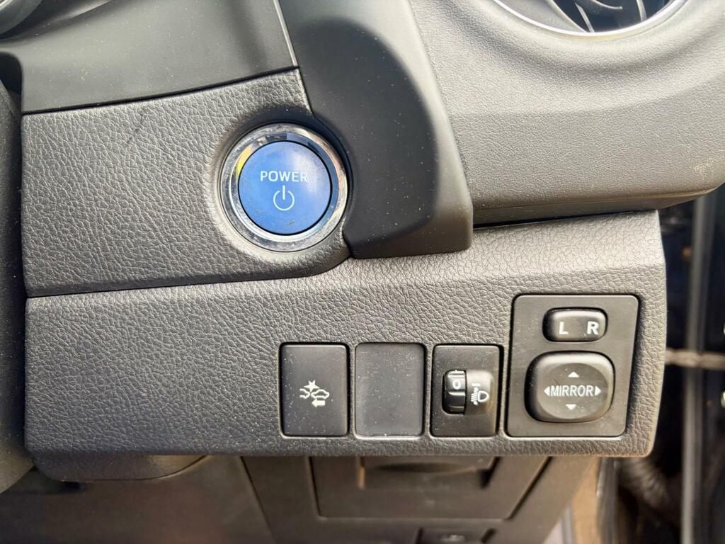 Toyota Auris Active Silver #50