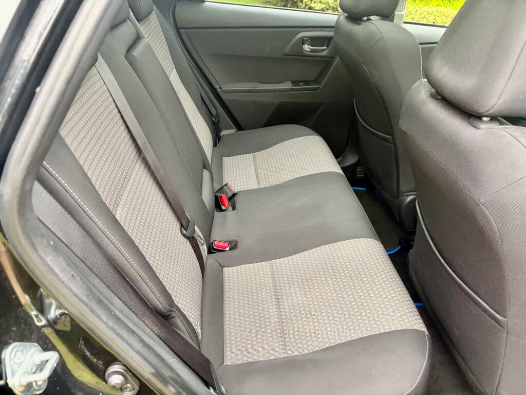 Toyota Auris Active Silver #38