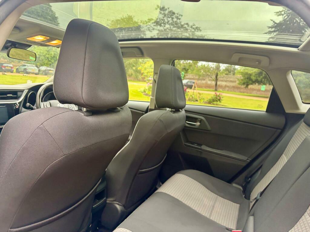 Toyota Auris Active Silver #35