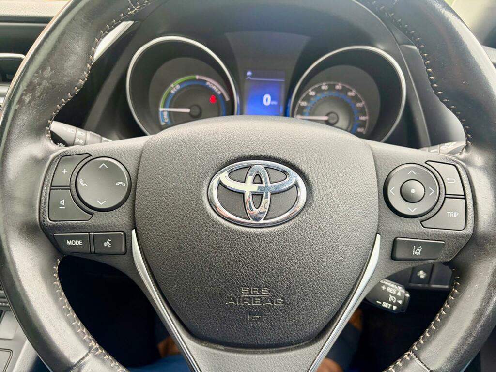 Toyota Auris Active Silver #57