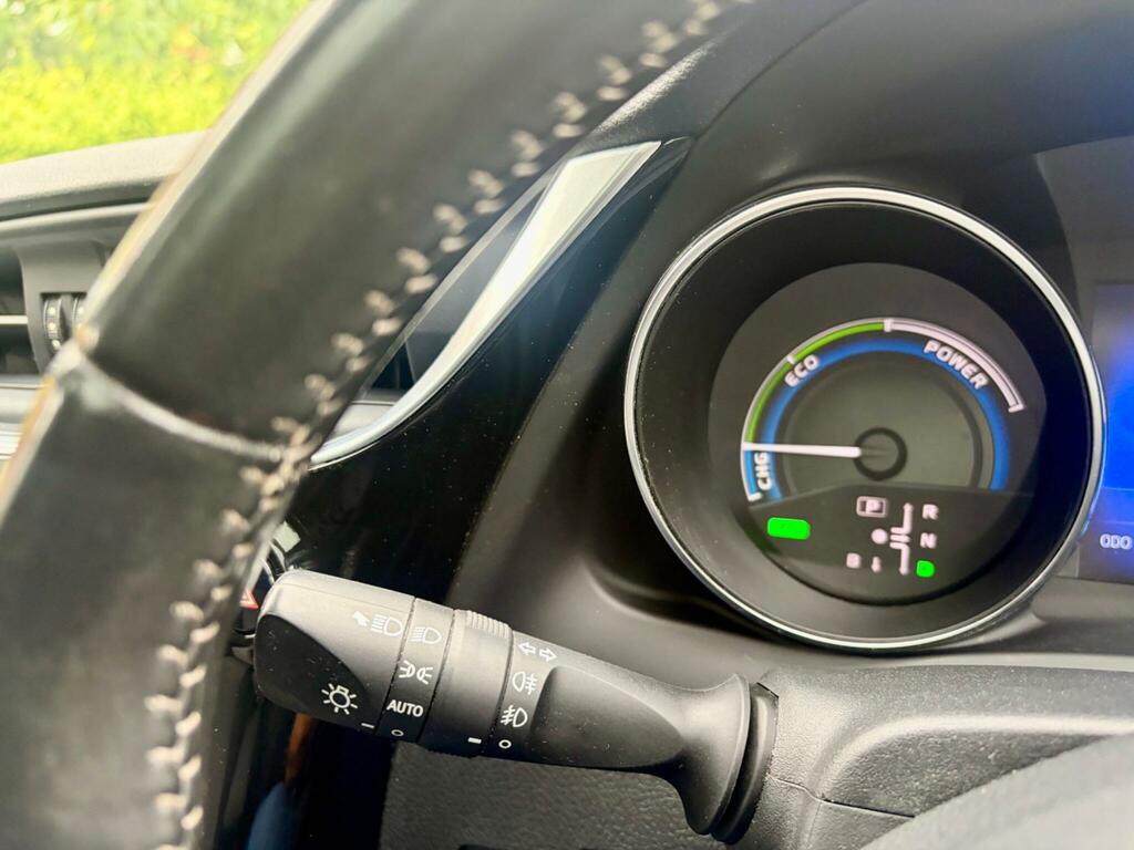 Toyota Auris Active Silver #60