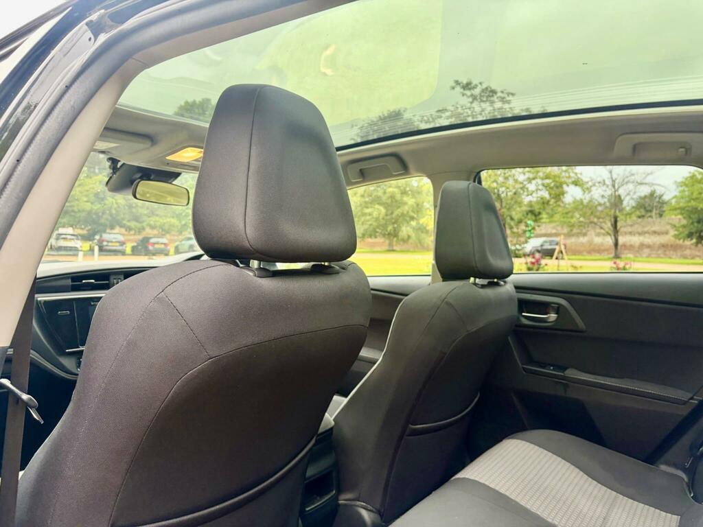 Toyota Auris Active Silver #34