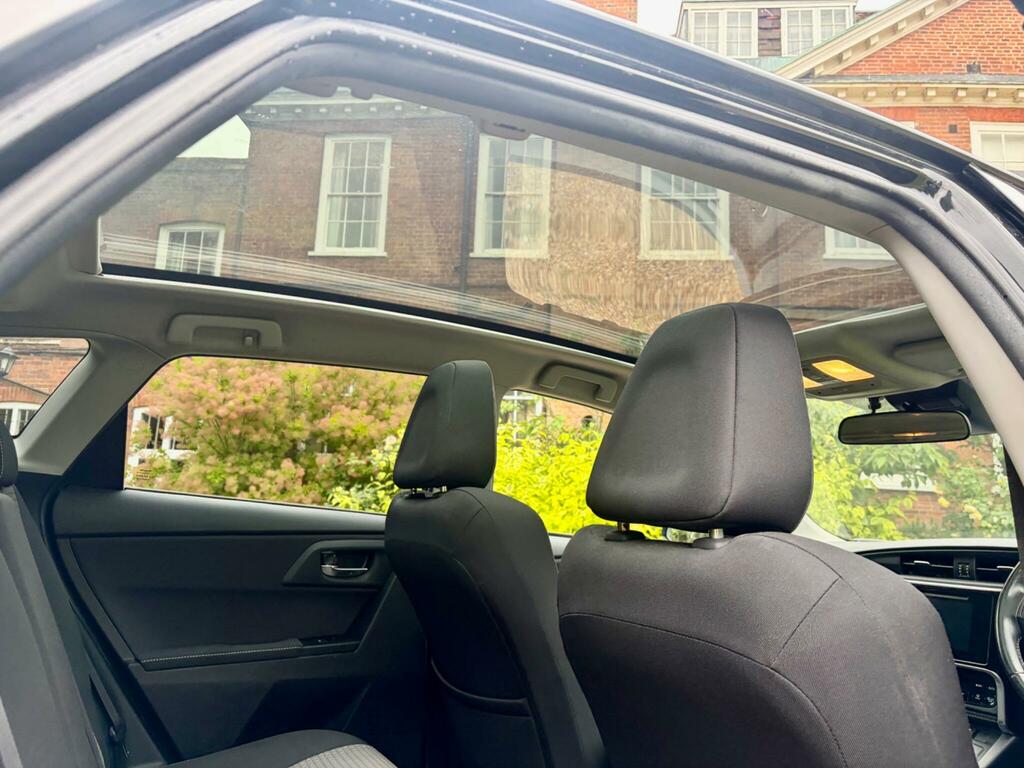 Toyota Auris Active Silver #11