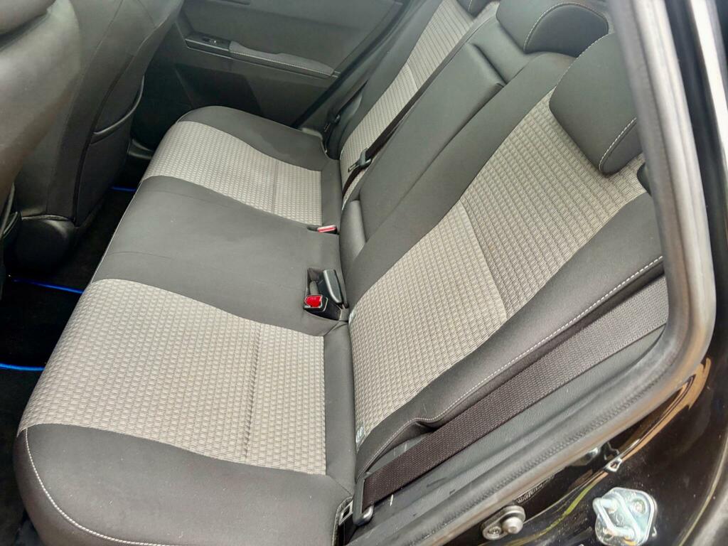 Toyota Auris Active Silver #36