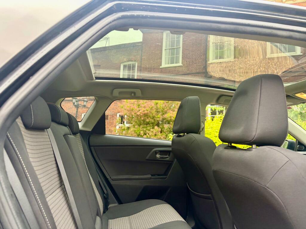 Toyota Auris Active Silver #10