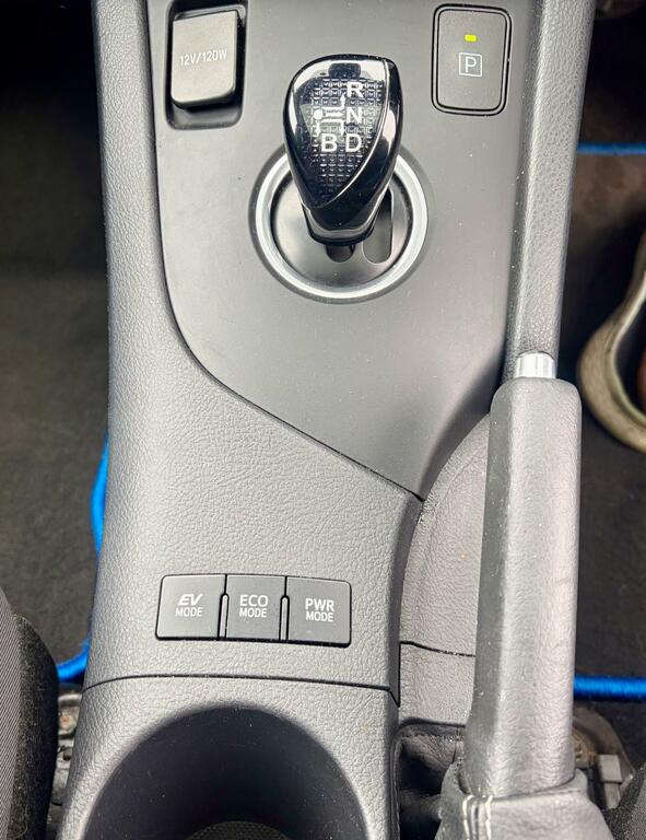 Toyota Auris Active Silver #58