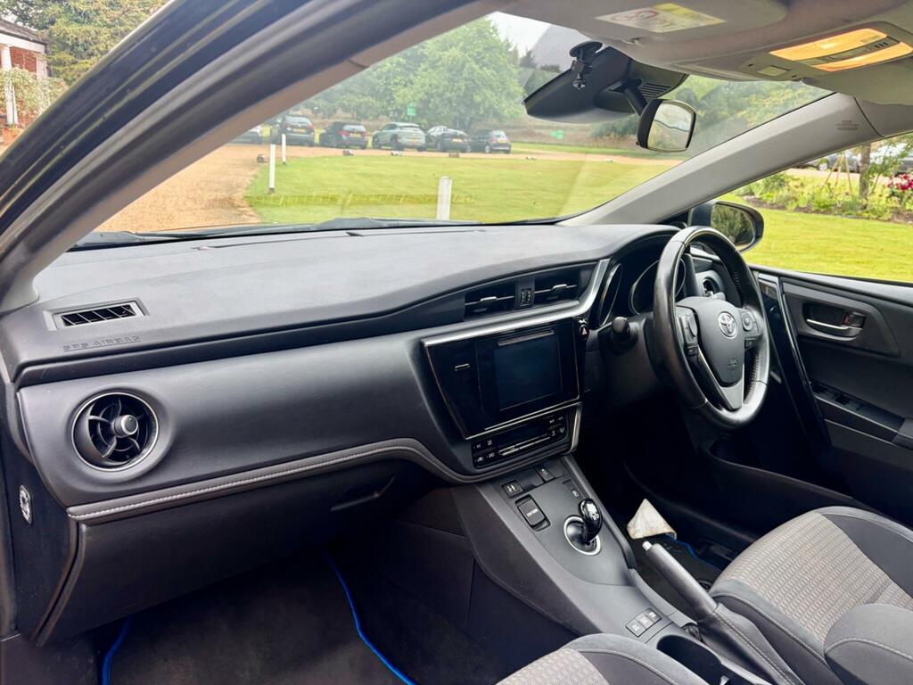 Toyota Auris Active Silver #32