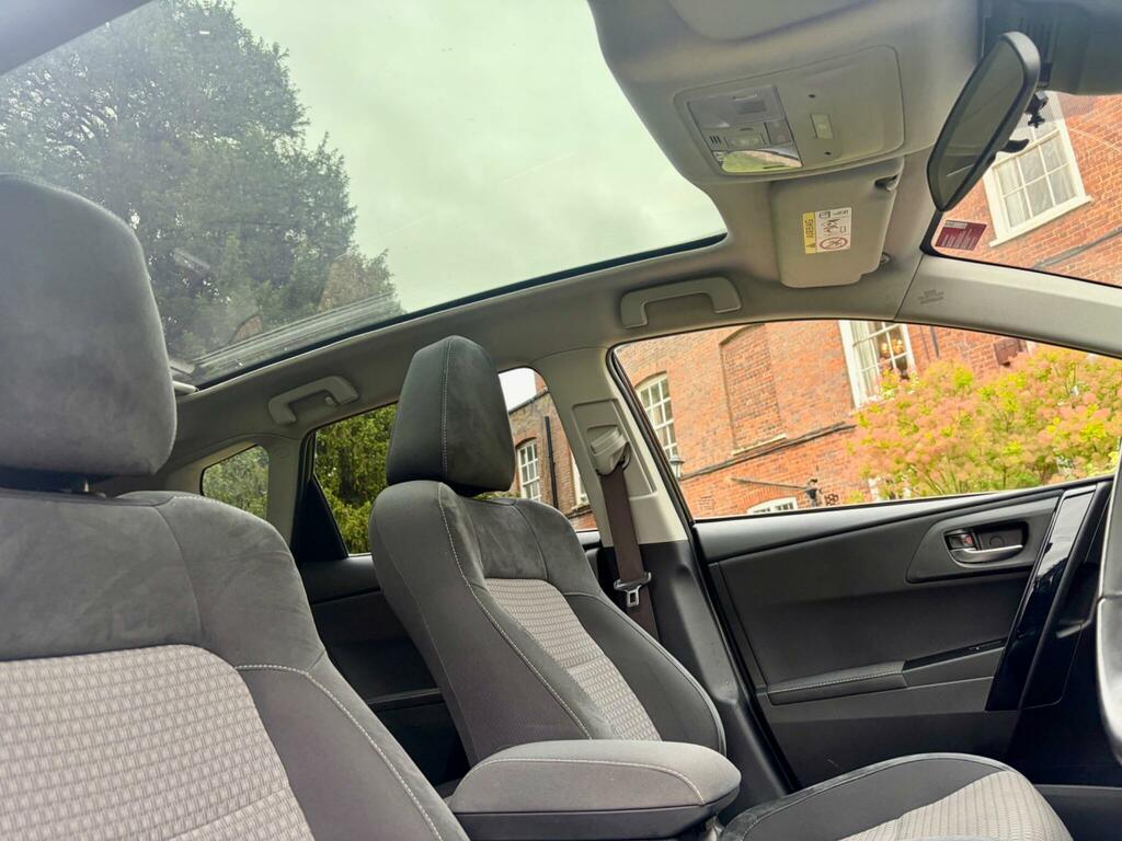Toyota Auris Active Silver #54