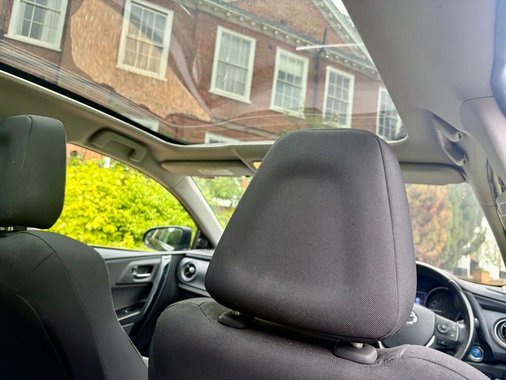 Toyota Auris Active Silver #13