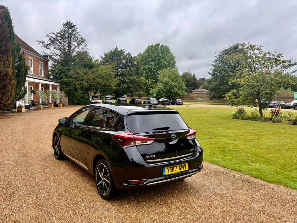 Toyota Auris Active Silver #26